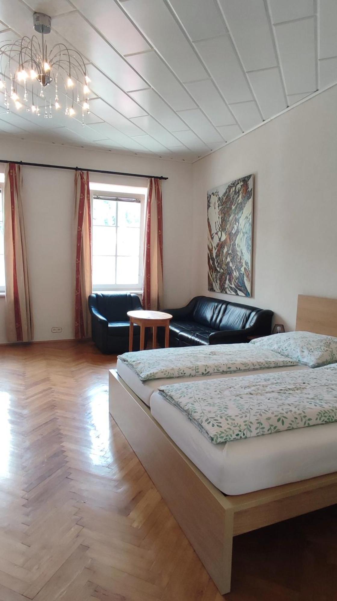 Gaestezimmer & Apartment Mayrhofer 伊布斯河畔魏德霍芬 外观 照片